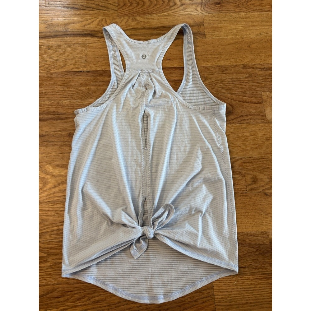 Lululemon Two With One Singlet‎ Tank Top Size 6 Light Blue White Stripe